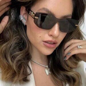 NEW FENDI SUNGLASSES, GRAY WOMEN EYEWEAR FENDI FENDIGRAPHY FE40066U 30A